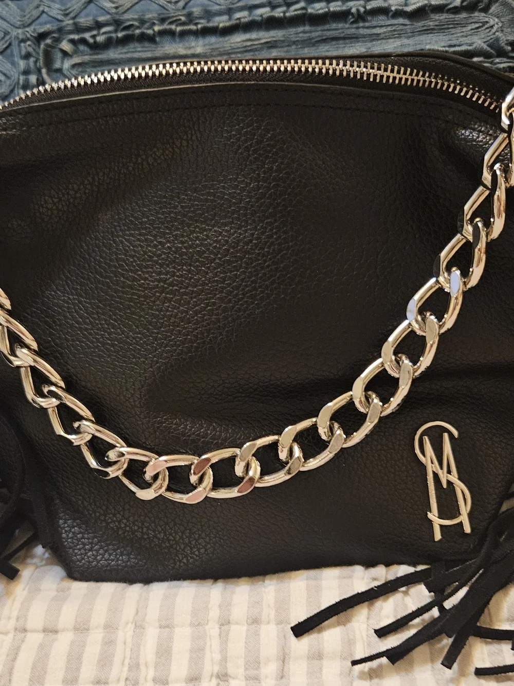 STEVE MADDEN BLACK FRINGE HANDBAG WITH SILVER CHAIN STRAP (Looks Gold In Photo)